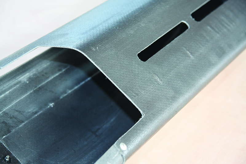 CFRT闆：玻纖增強(qiang)熱塑性複合材(cai)料在軌道交通(tōng)的應用